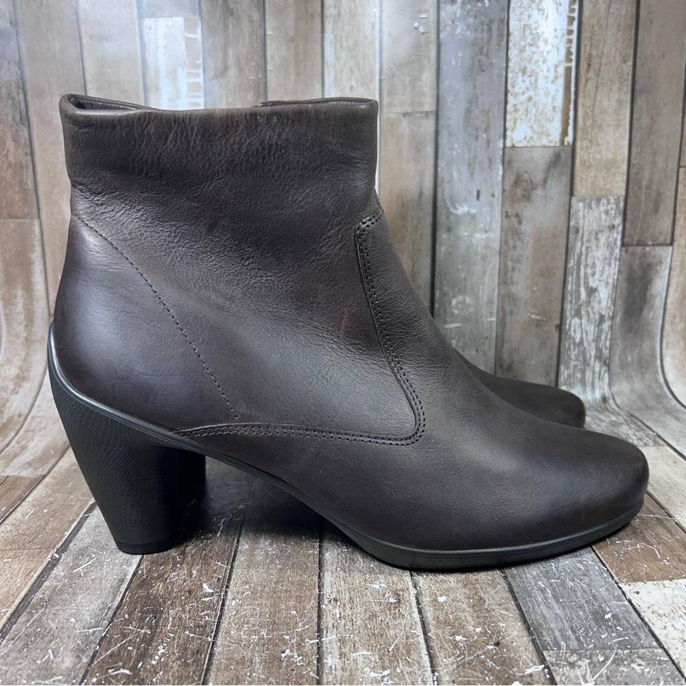 Ecco Sculptured Women Size 10.5 Brown Leather Size Zip Heeled Ankle Boots